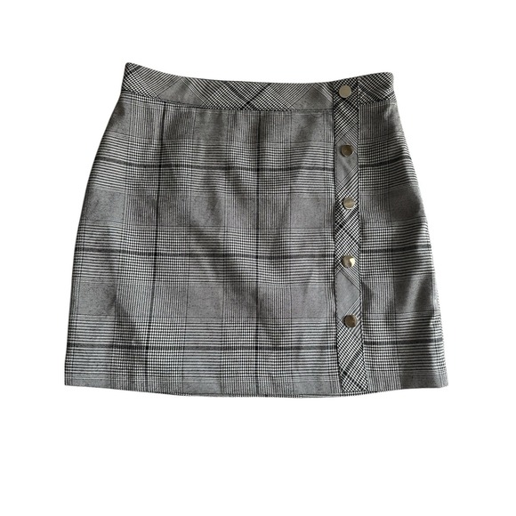 J.O.A. Dresses & Skirts - J.O.A. Plaid Mini‎ Skirt Medium Black White Silver Buttons Lined Side Zip Preppy